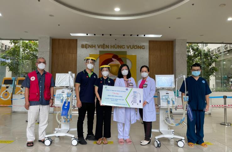 Donating 2 Evita® V300 ICU Ventilators to Hung Vuong Hospital