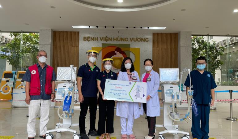 Donating 2 Evita® V300 ICU Ventilators to Hung Vuong Hospital